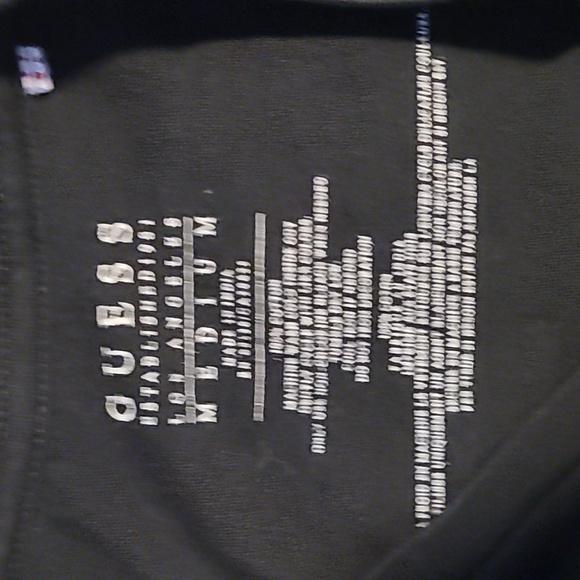 Guess T shirt - Picture 2 of 3